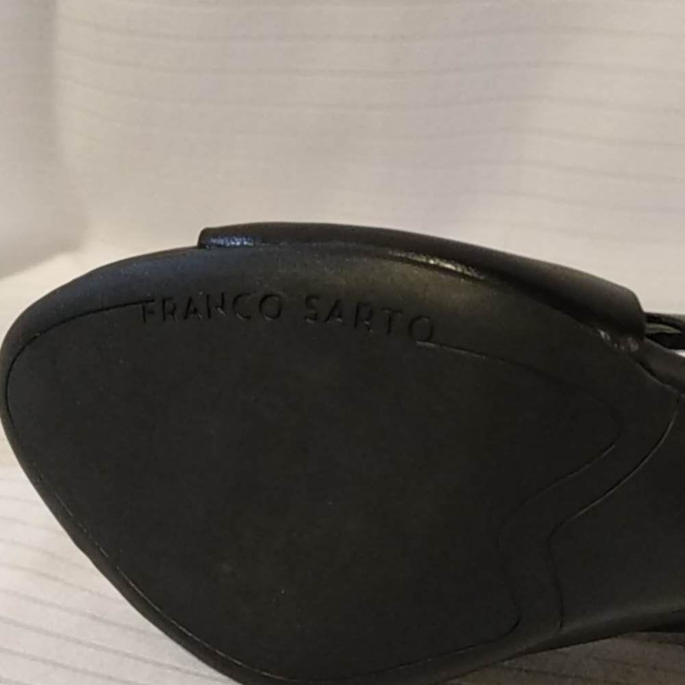 Shoes - Picture 4 of 4